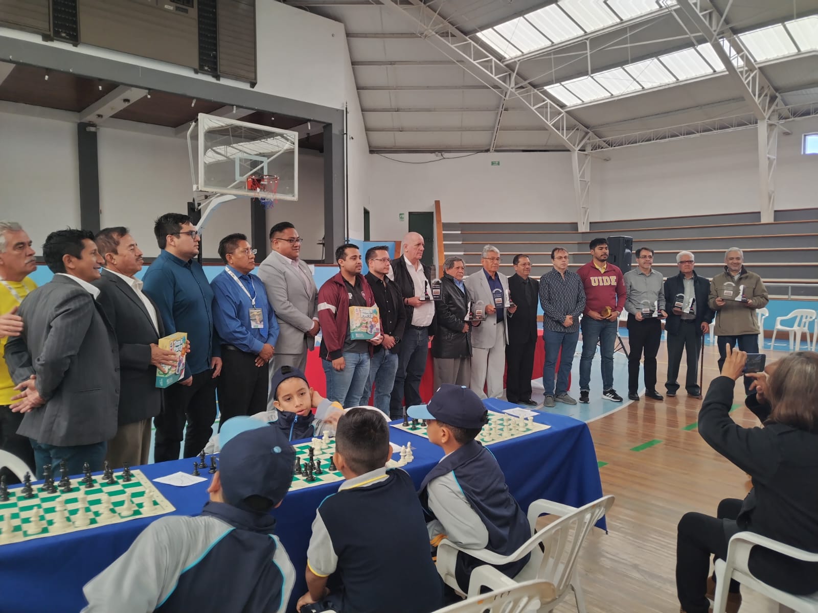 ATAHUALAPA RECONOCIMIENTO ENTRENADORES Y PERSONALIDADES DEL AJEDREZ